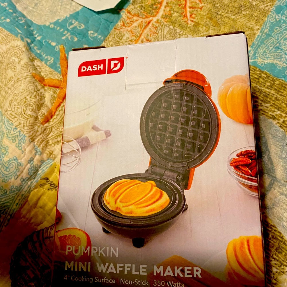 Pumpkin Mini Waffle Maker